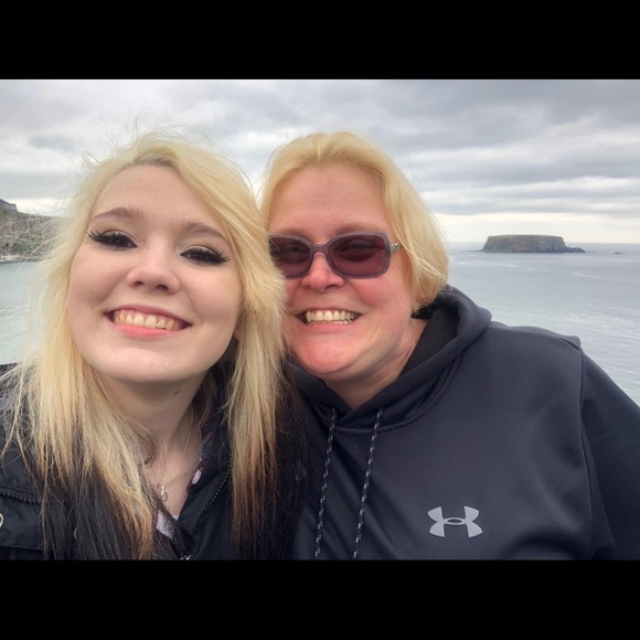 Meet your Posher, Jess - Picture 2 of 6